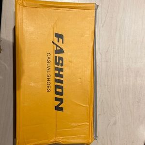 Size 11 Women’s Fashion Casual Shoes Unworn